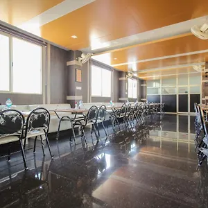 Hotel Super Oyo Flagship 8281 Aj Palace Mysore